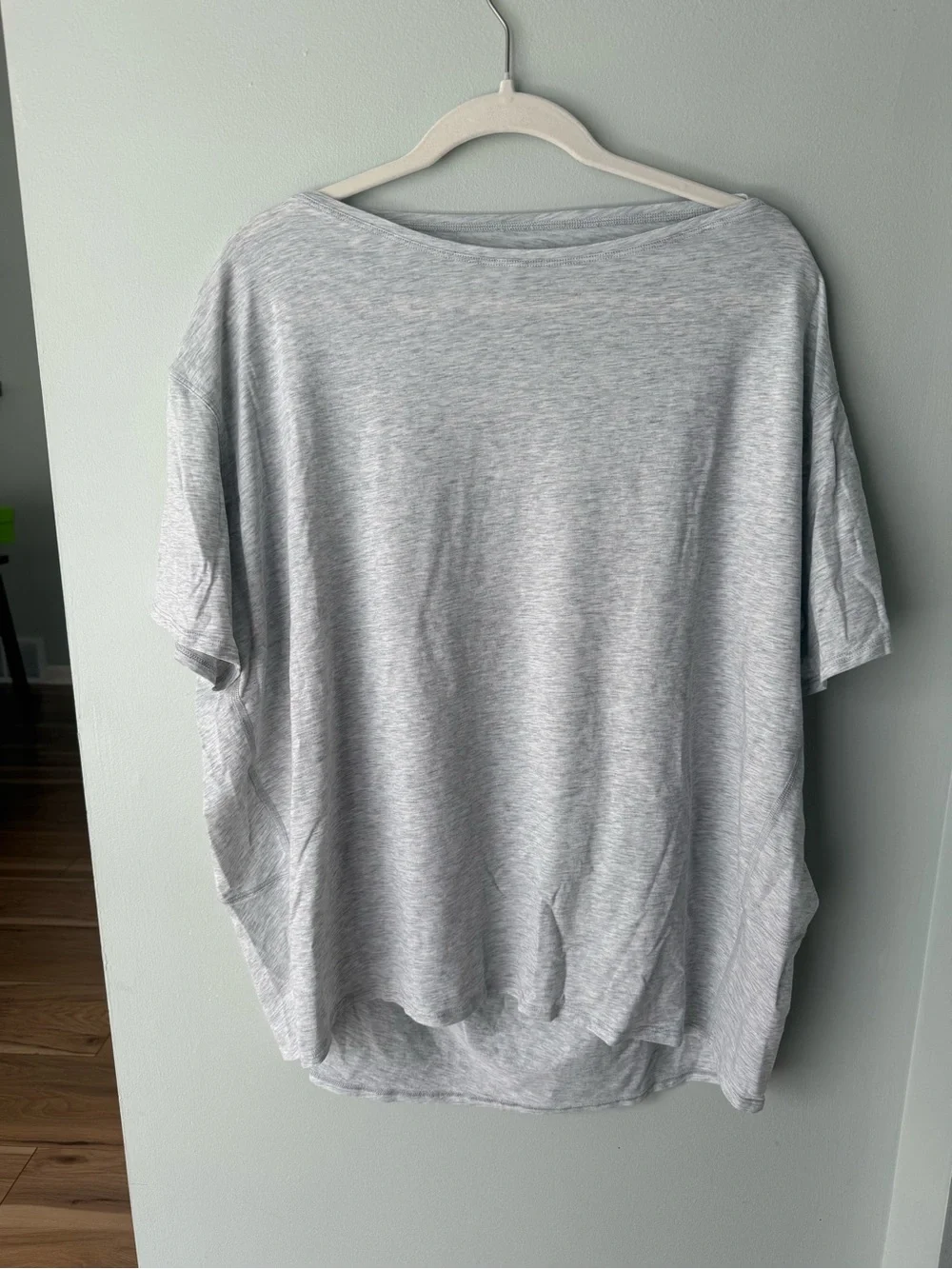 Lululemon Back in Action Short Sleeve Tee in Light Gray - Picture 3 of 7